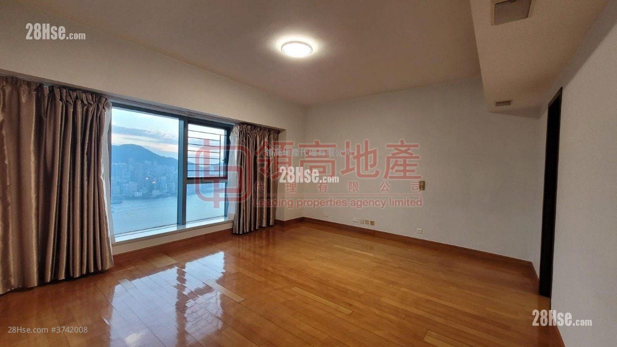 君臨天下 租盤 4 房 , 3 浴室 2,334 平方呎