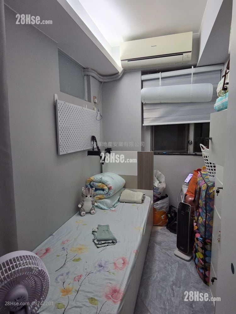 Cascades Sell 2 Bedrooms , 1 Bathroom 475 ft²