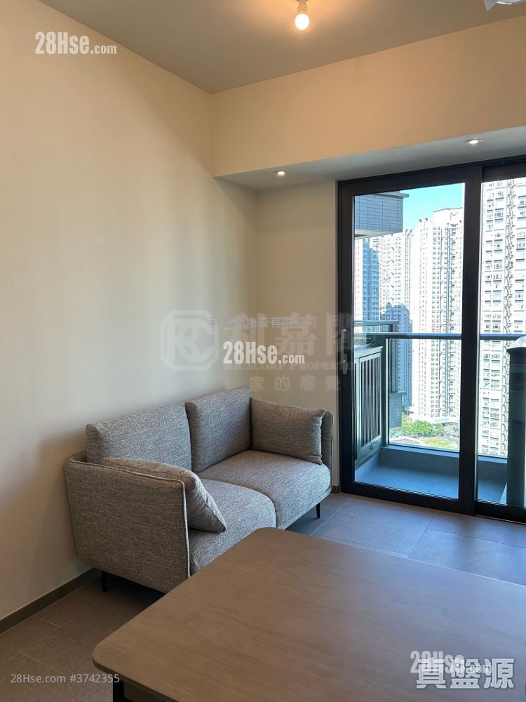 YOHO West 售盤 1 房 , 1 浴室 295 平方呎