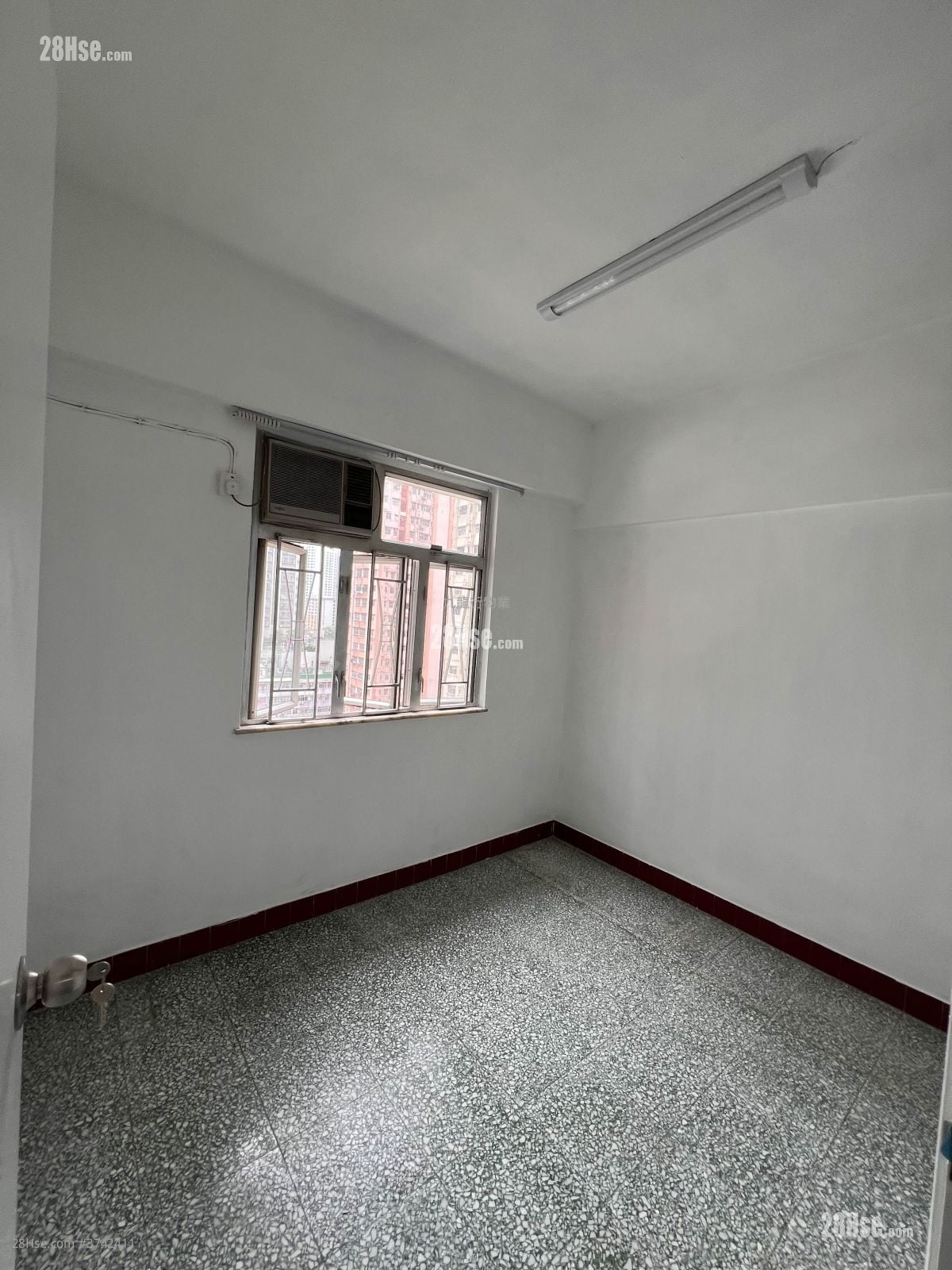 Hong King Building Sell 437 ft²
