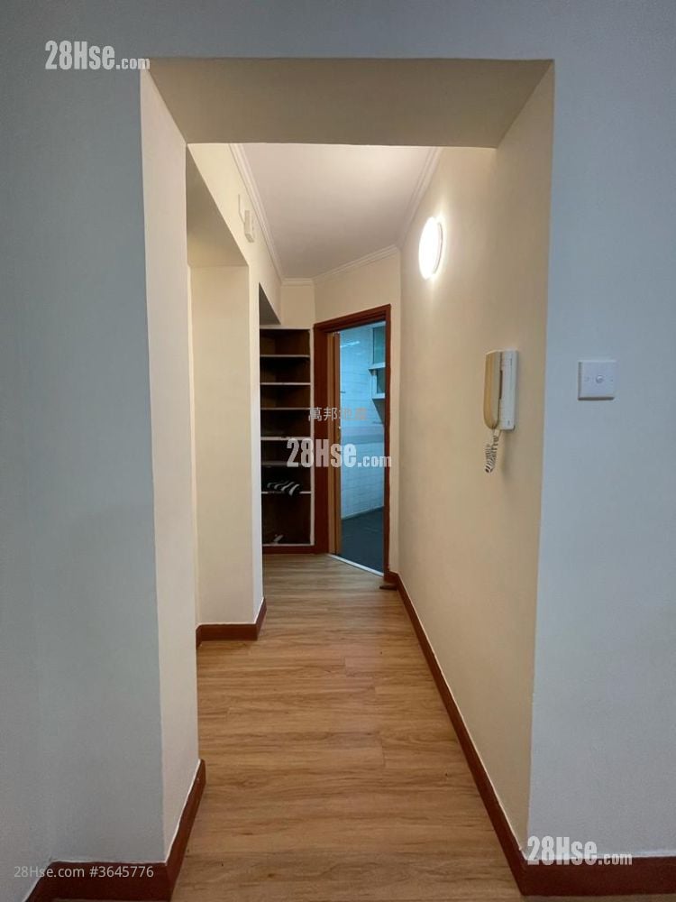 Yue On Court Sell 2 Bedrooms 493 ft²