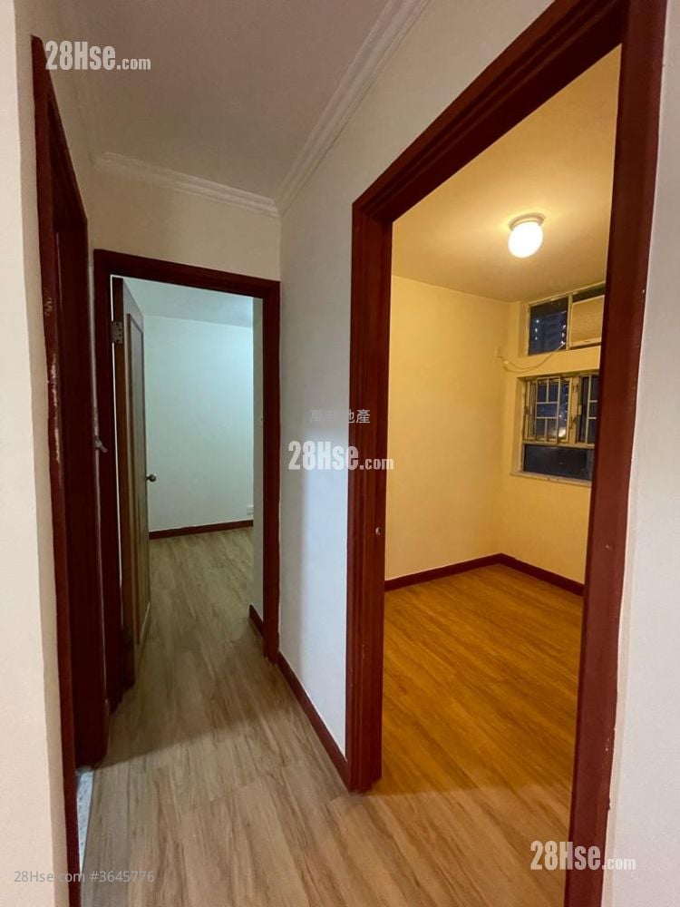 Yue On Court Sell 2 Bedrooms 493 ft²