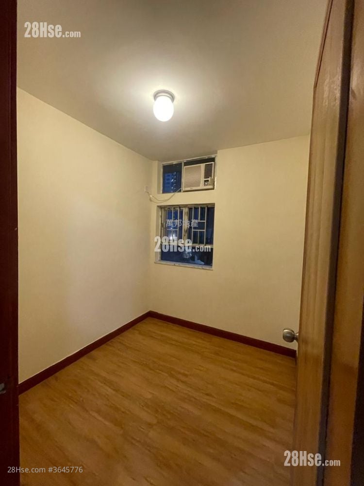 Yue On Court Sell 2 Bedrooms 493 ft²