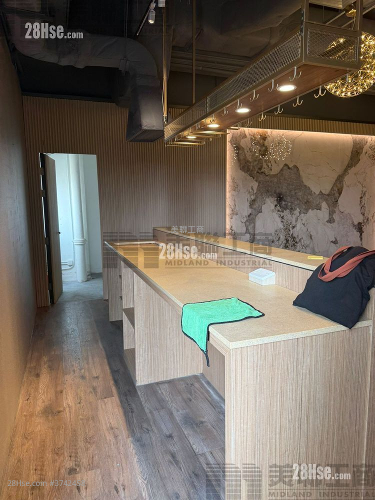 港灣工貿中心 租盤 3 房 , 1 廁所