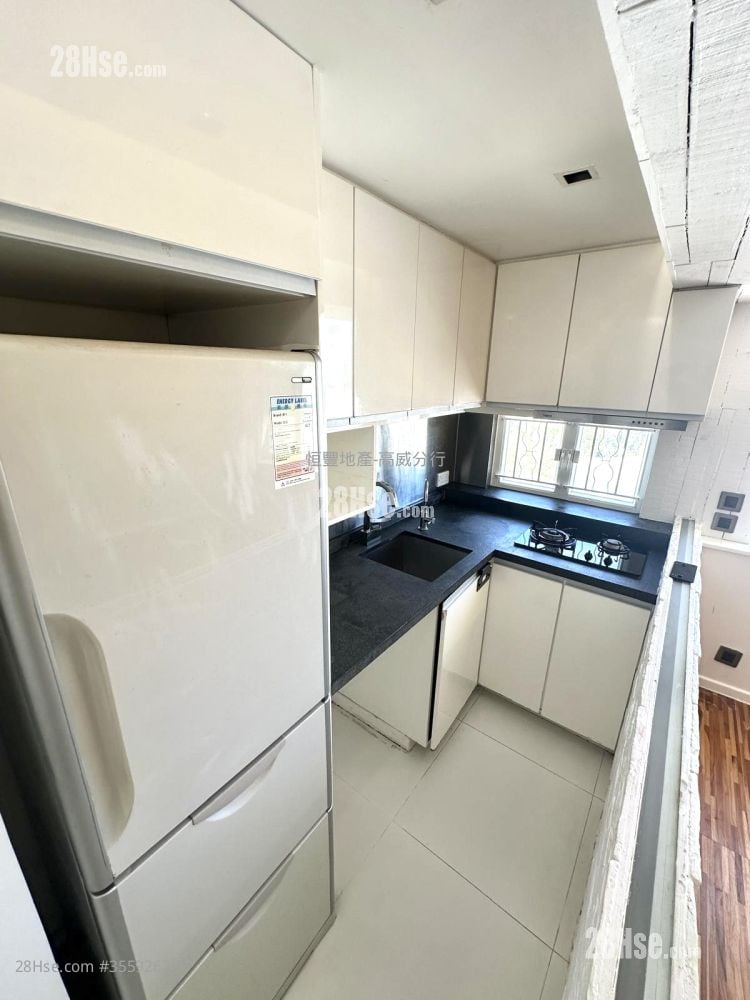 Wah Yu Court Rental 1 Bedroom , 1 Bathroom 352 ft²