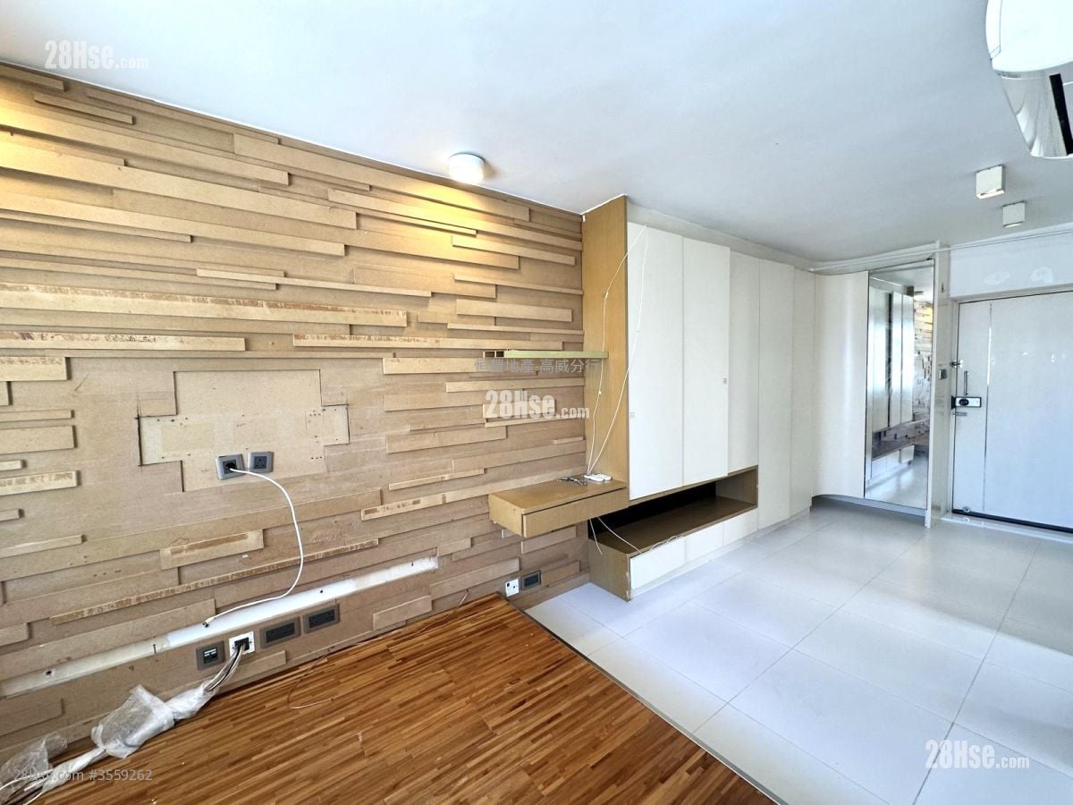 Wah Yu Court Rental 1 Bedroom , 1 Bathroom 352 ft²