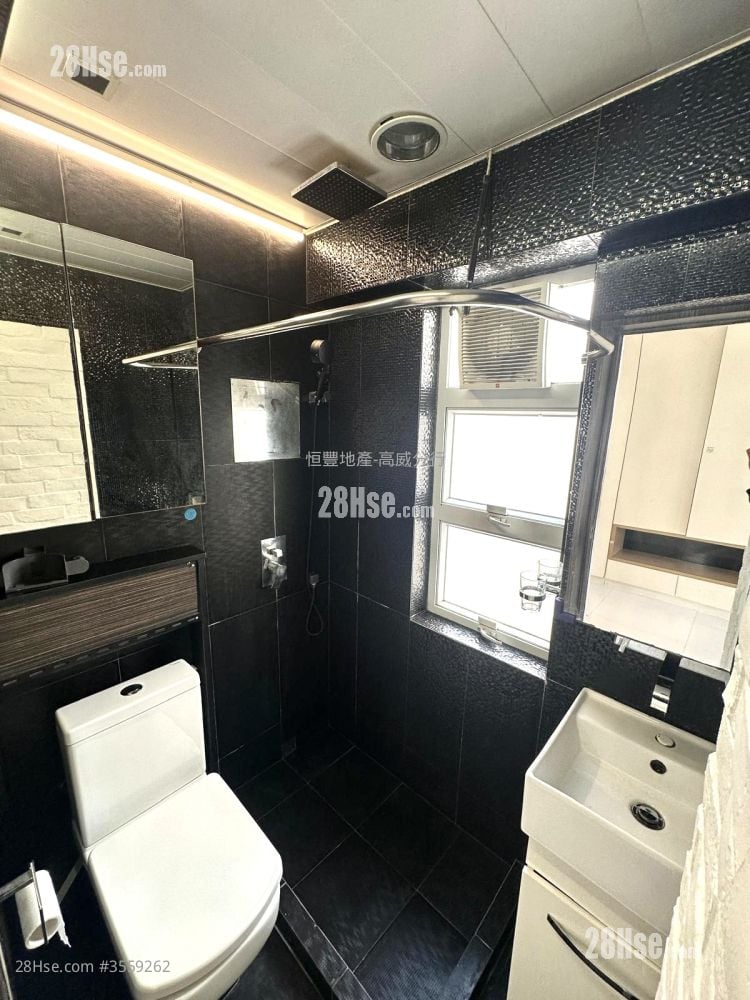 Wah Yu Court Rental 1 Bedroom , 1 Bathroom 352 ft²