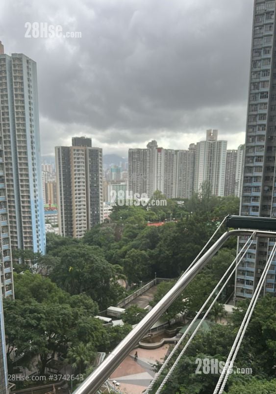 Tsz Oi Court Sell 3 Bedrooms , 1 Bathroom 554 ft²