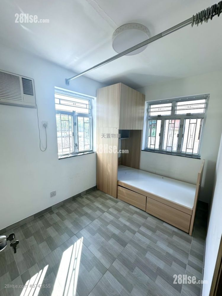 鍾屋村 租盤 3 房 , 1 浴室 700 平方呎