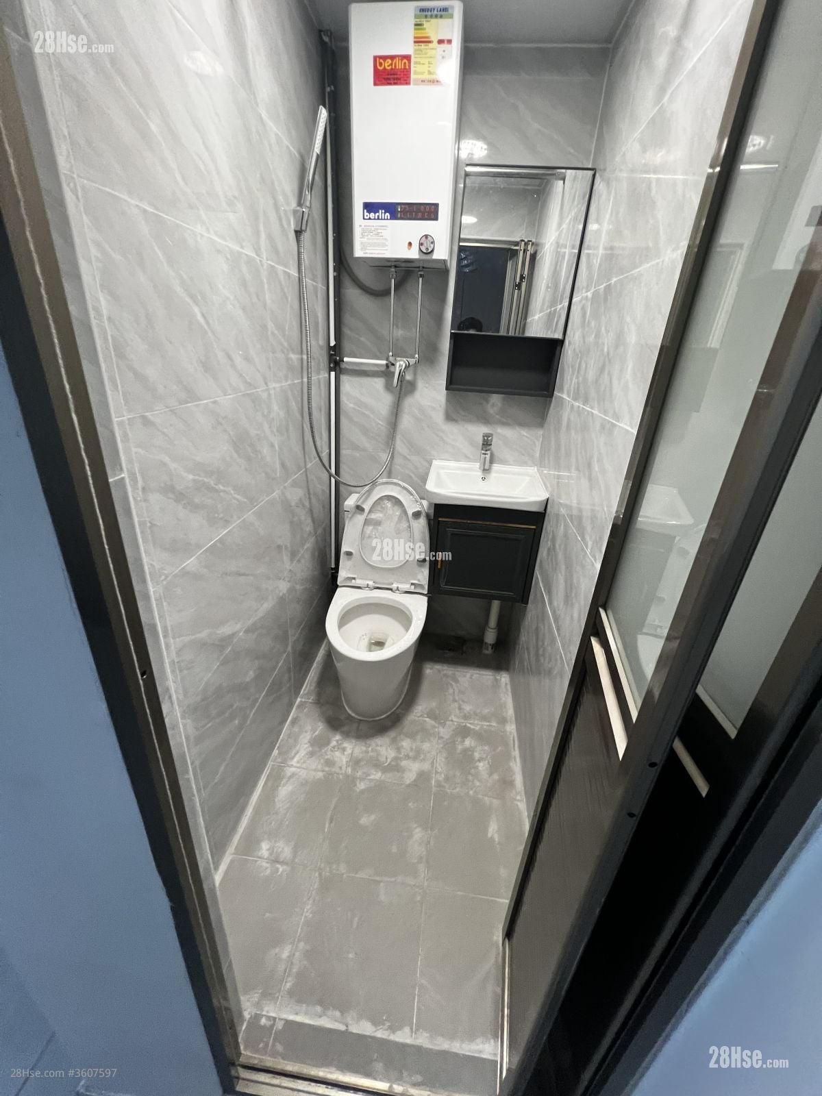 Kam Shan Lau Rental 250 ft²