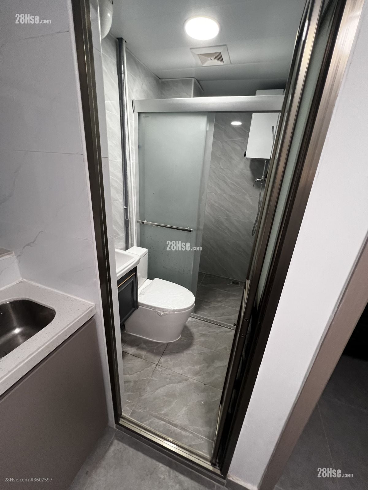 Kam Shan Lau Rental 250 ft²