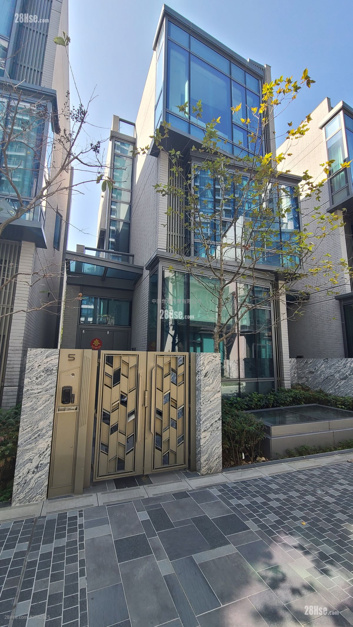 大廈外觀: 上源 租盤 4 房 , 5+ 浴室 2,741 平方呎