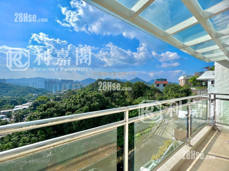 Mang Kung Uk Sell 4 Bedrooms , 3 Bathrooms 1,911 ft²