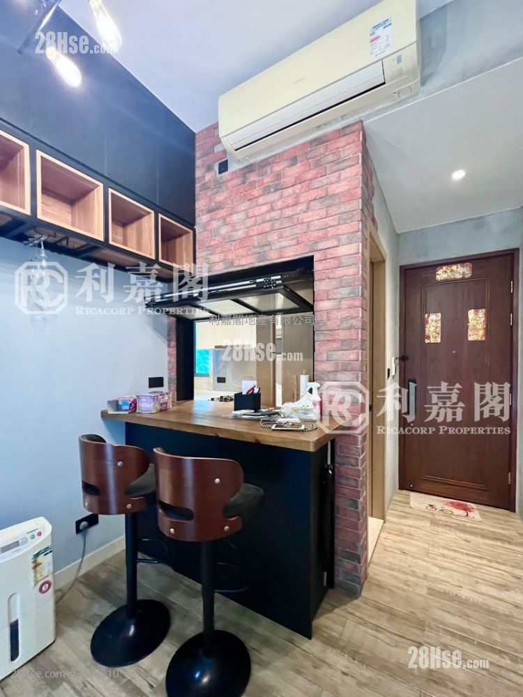 Park Mediterranean Sell 2 Bedrooms , 1 Bathroom 528 ft²