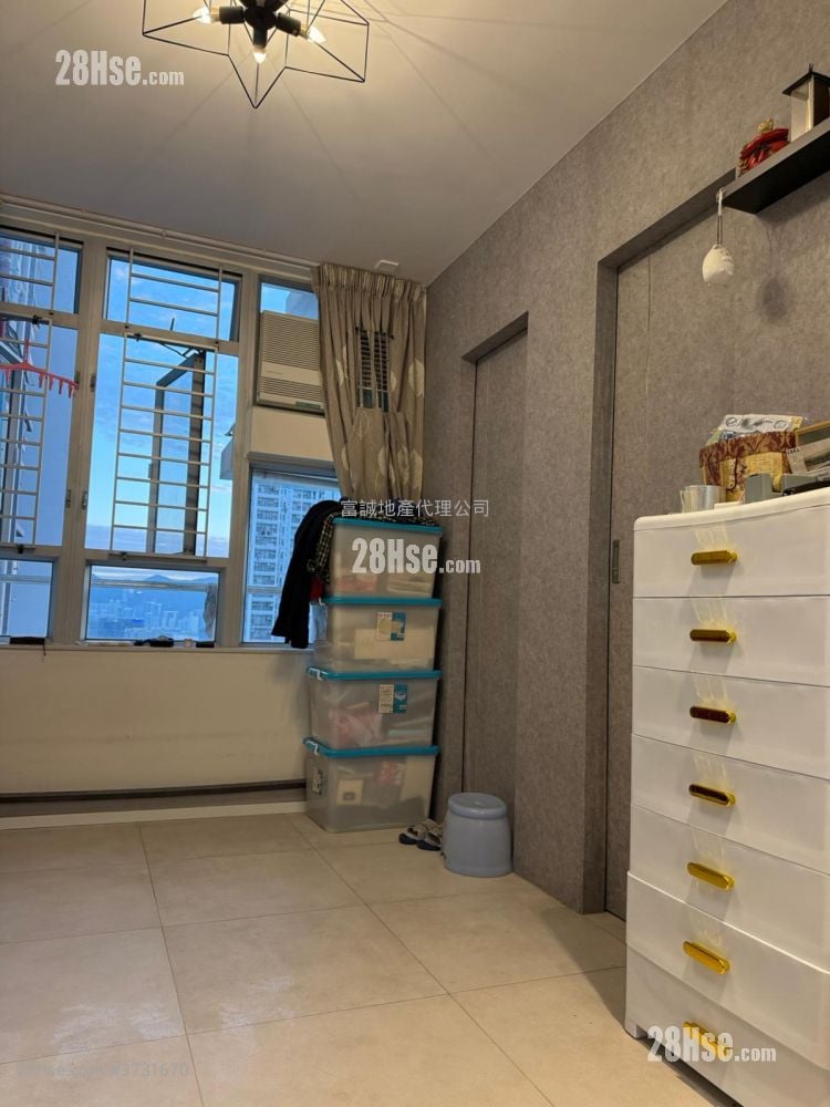 Choi Hing Court Sell 1 Bathroom 379 ft²