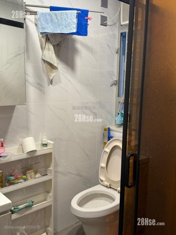 Choi Hing Court Sell 1 Bathroom 379 ft²