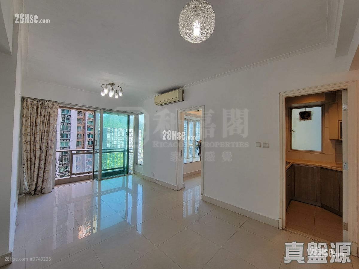 領峰 售盤 3 房 , 2 浴室 670 平方呎