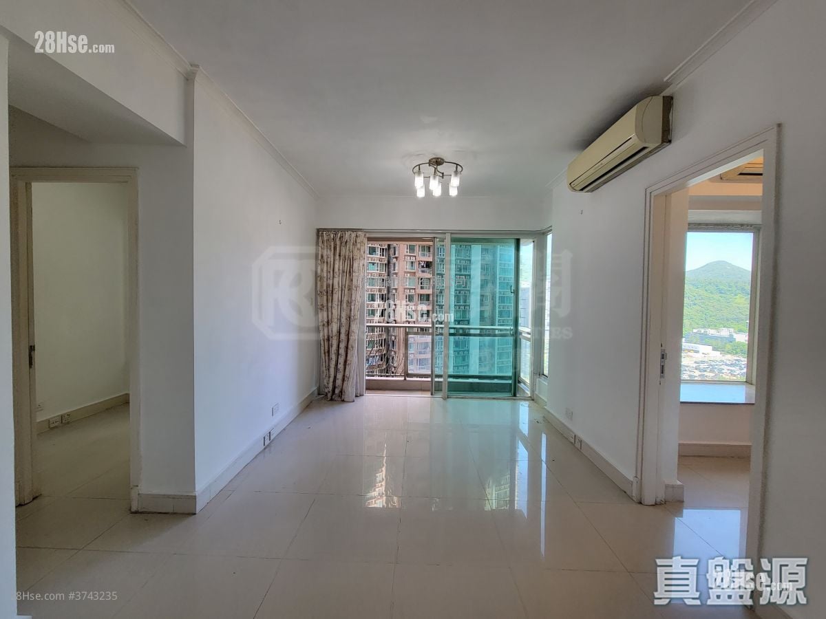 領峰 售盤 3 房 , 2 浴室 670 平方呎