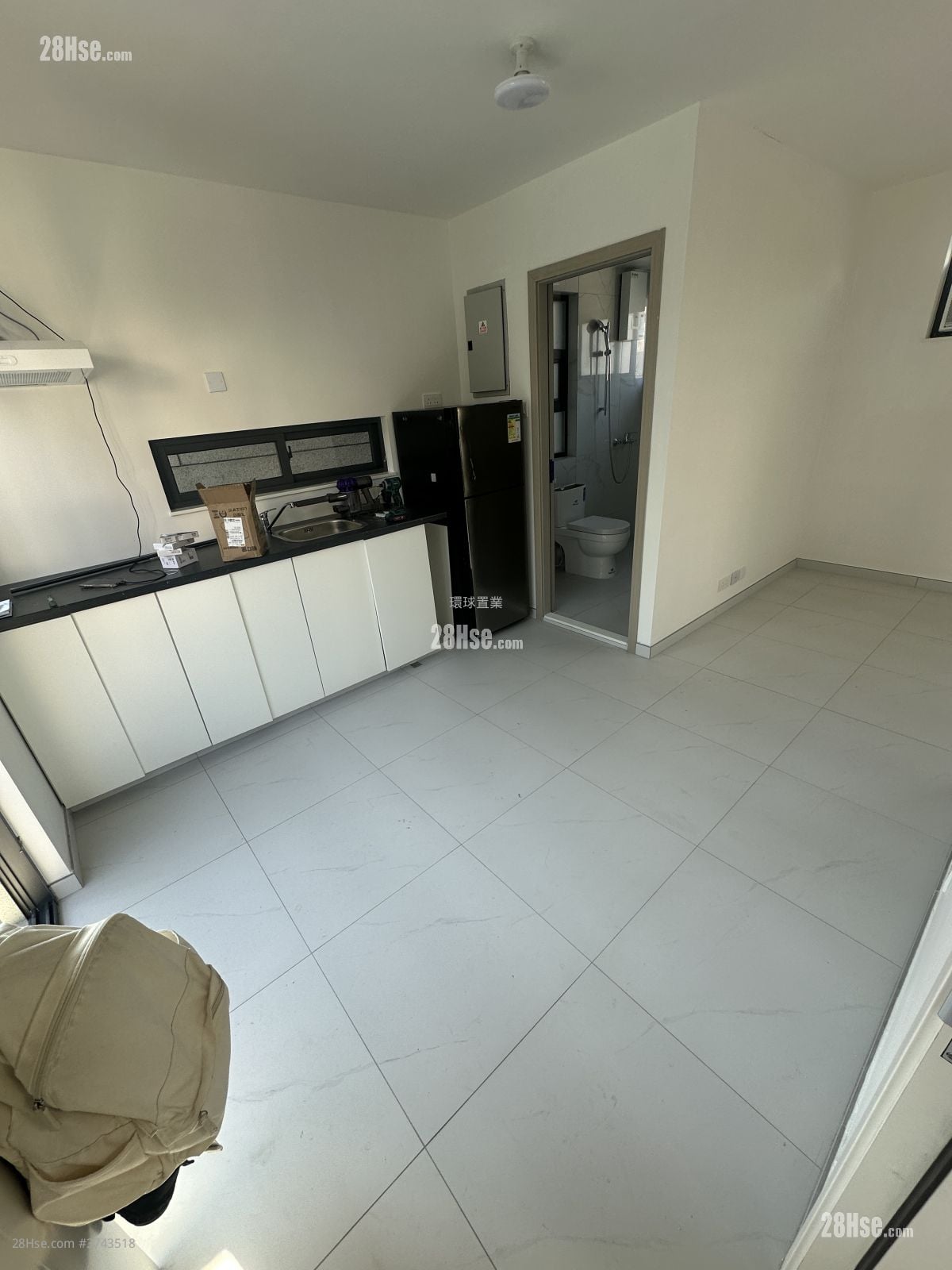 村屋 售盘 开放式间隔 , 1 浴室 250 平方尺