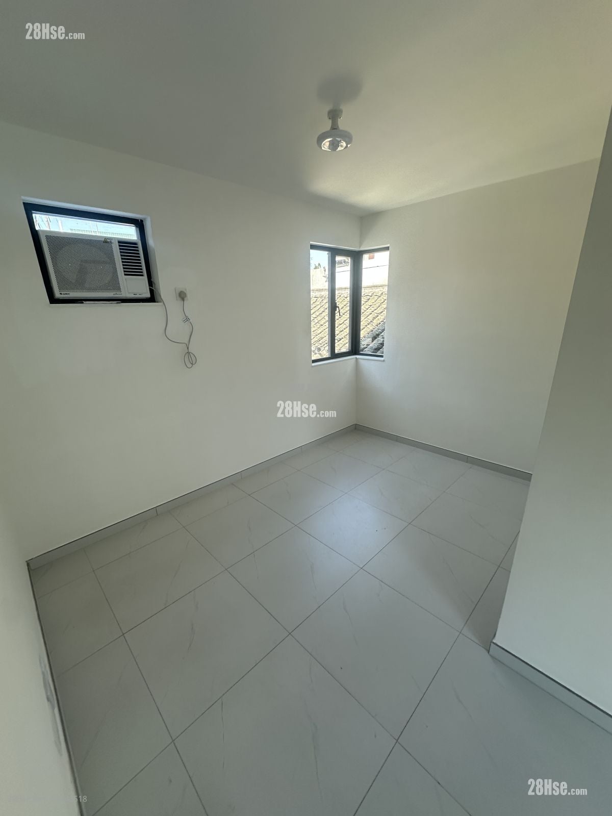 村屋 售盘 开放式间隔 , 1 浴室 250 平方尺