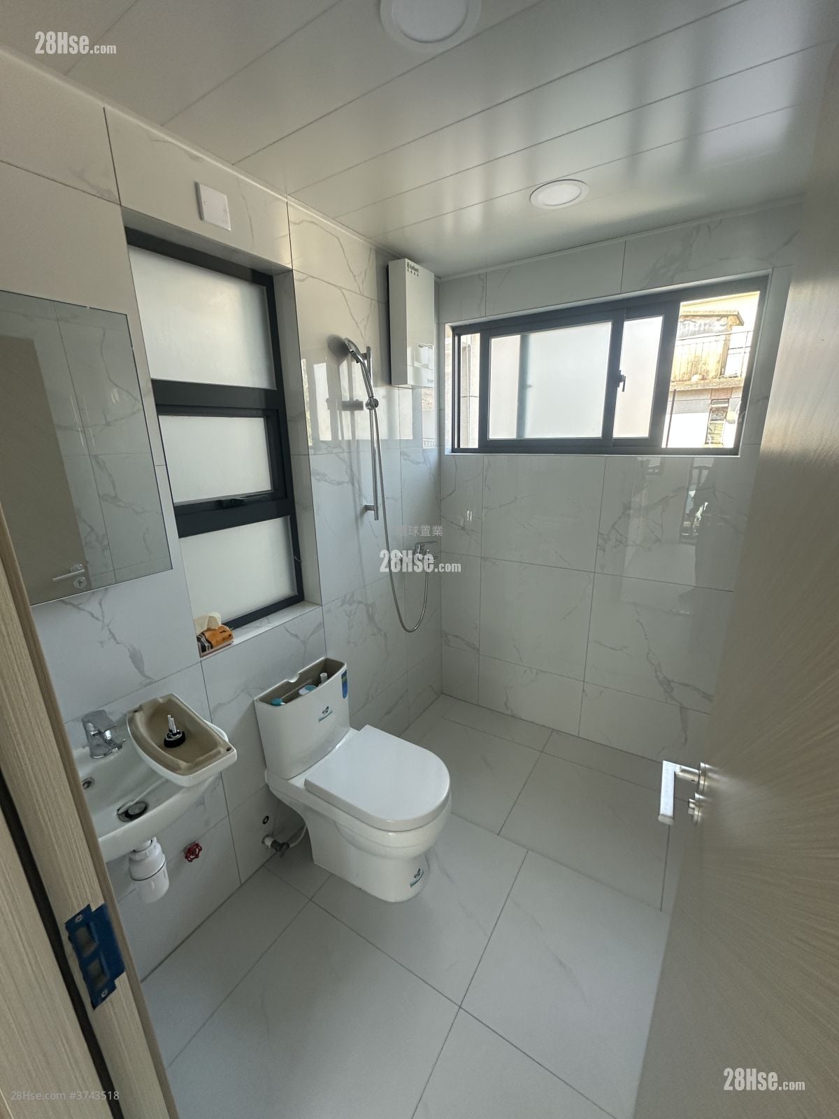 村屋 售盘 开放式间隔 , 1 浴室 250 平方尺