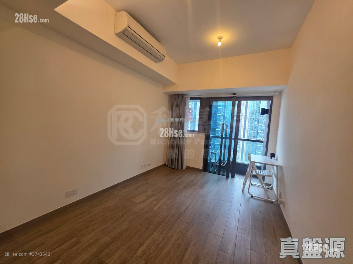 龍譽 租盤 245 平方呎