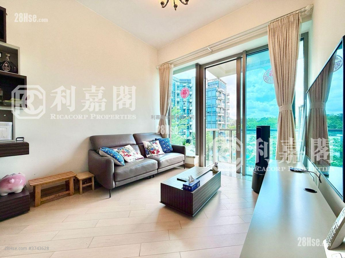 The Mediterranean Sell 4 Bedrooms , 2 Bathrooms 986 ft²