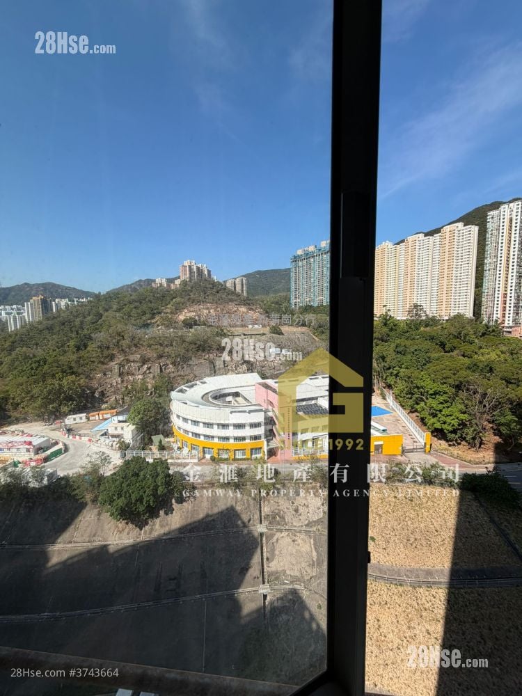 Choi Fung Court Sell 3 Bedrooms , 1 Bathroom 597 ft²