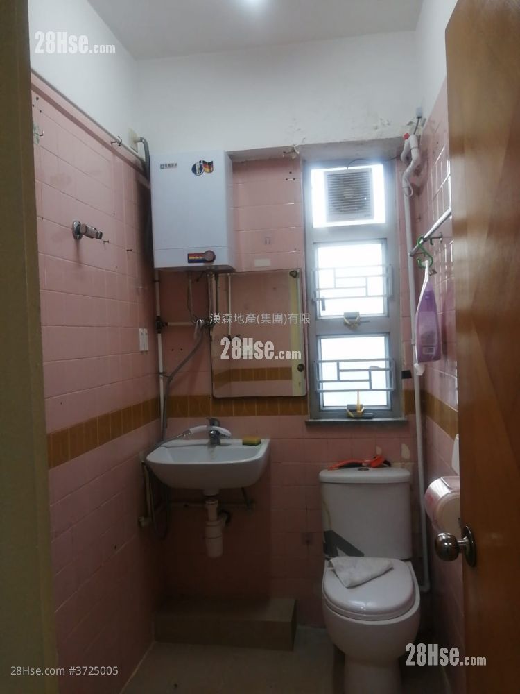 鴻福大樓 售盤 2 房 , 1 浴室 291 平方呎