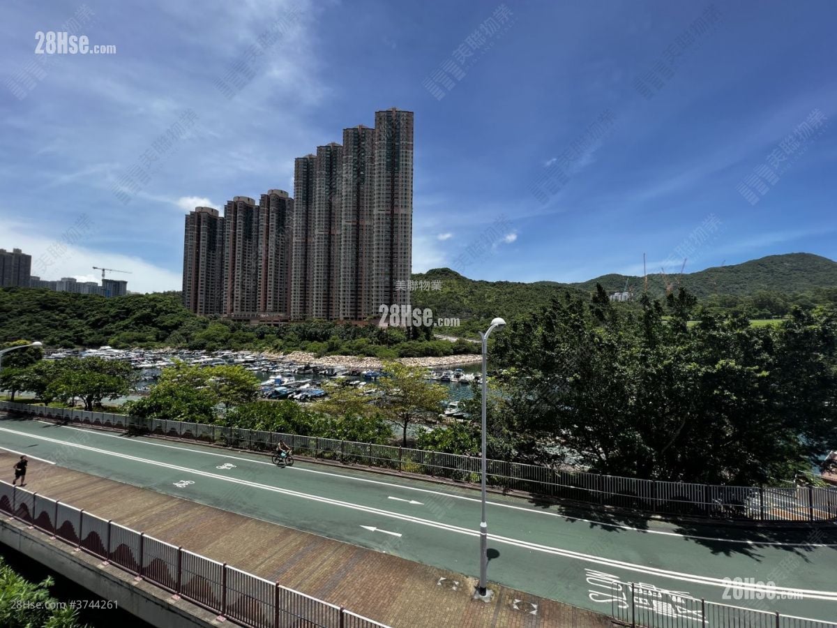 Savannah Sell 4 Bedrooms 938 ft²