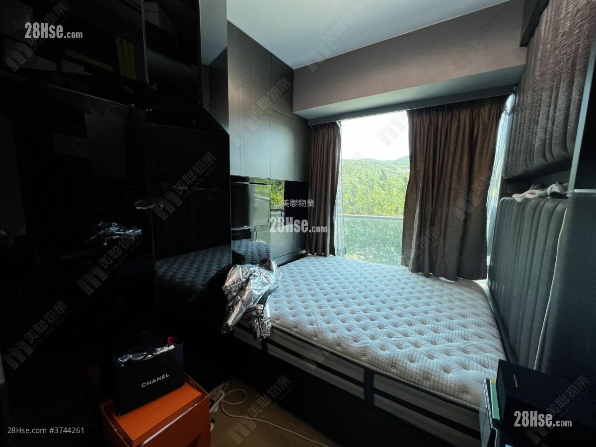 Savannah Sell 4 Bedrooms 938 ft²