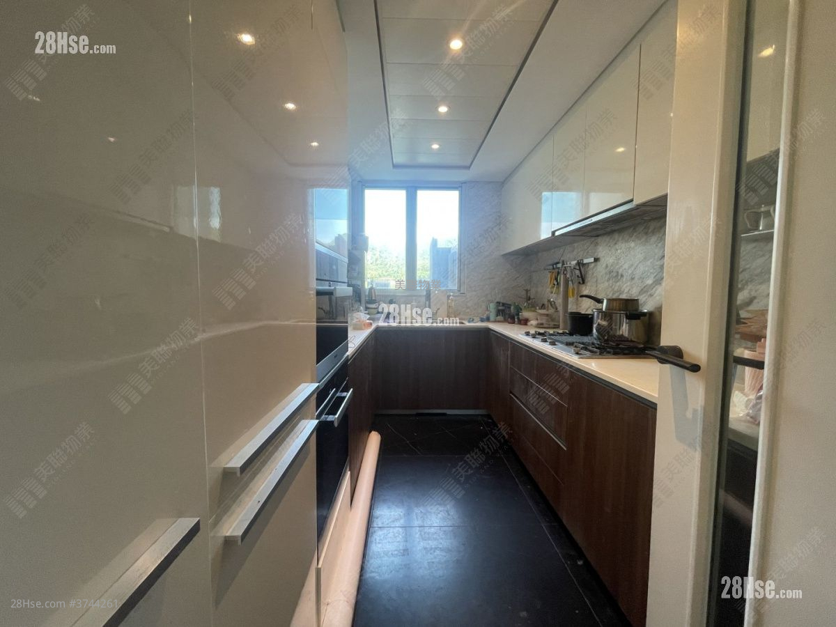 Savannah Sell 4 Bedrooms 938 ft²