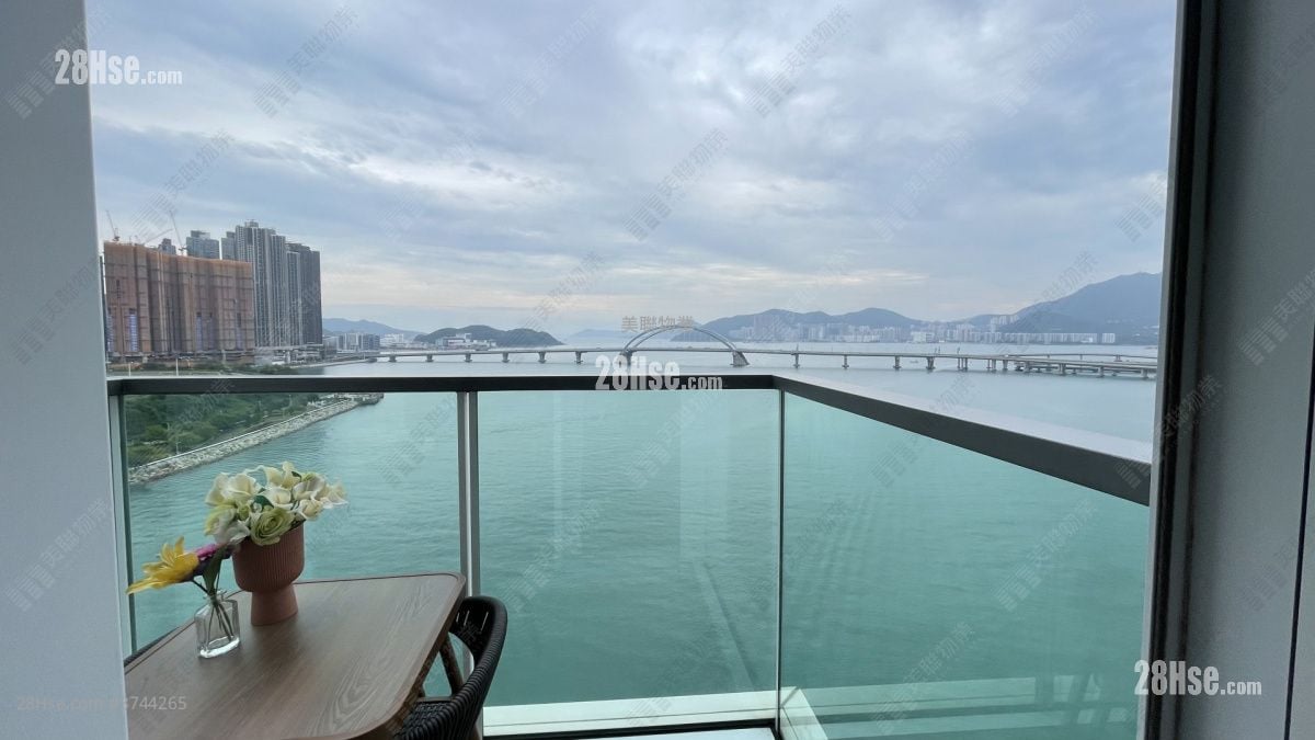 Monterey Sell 3 Bedrooms 789 ft²