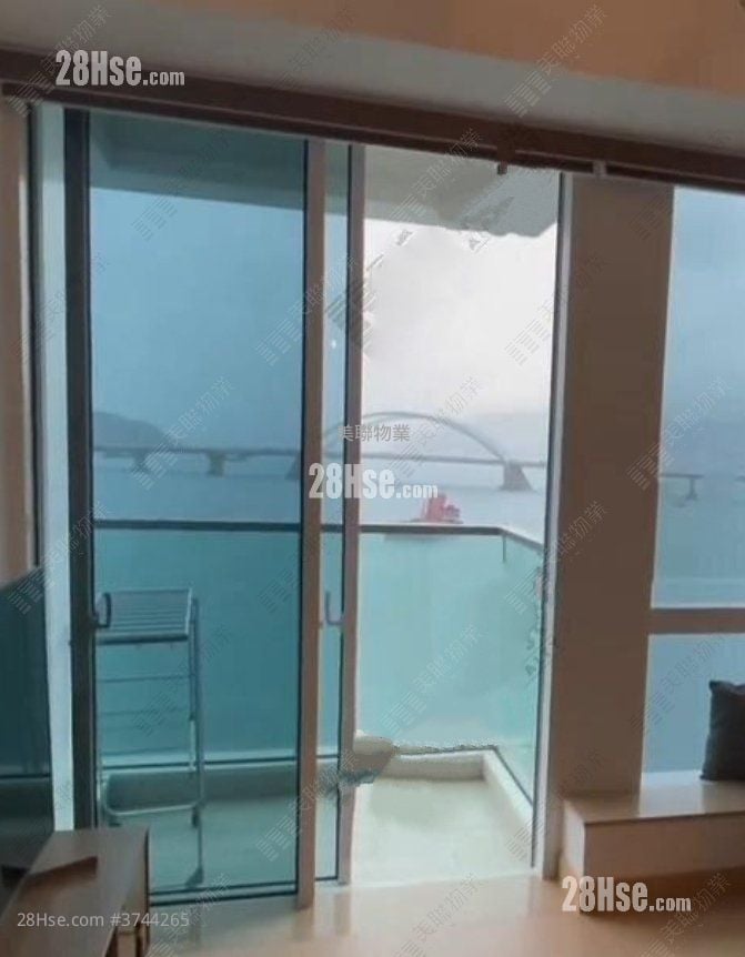 Monterey Sell 3 Bedrooms 789 ft²