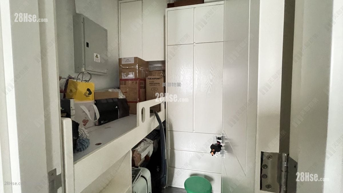 Monterey Sell 3 Bedrooms 789 ft²