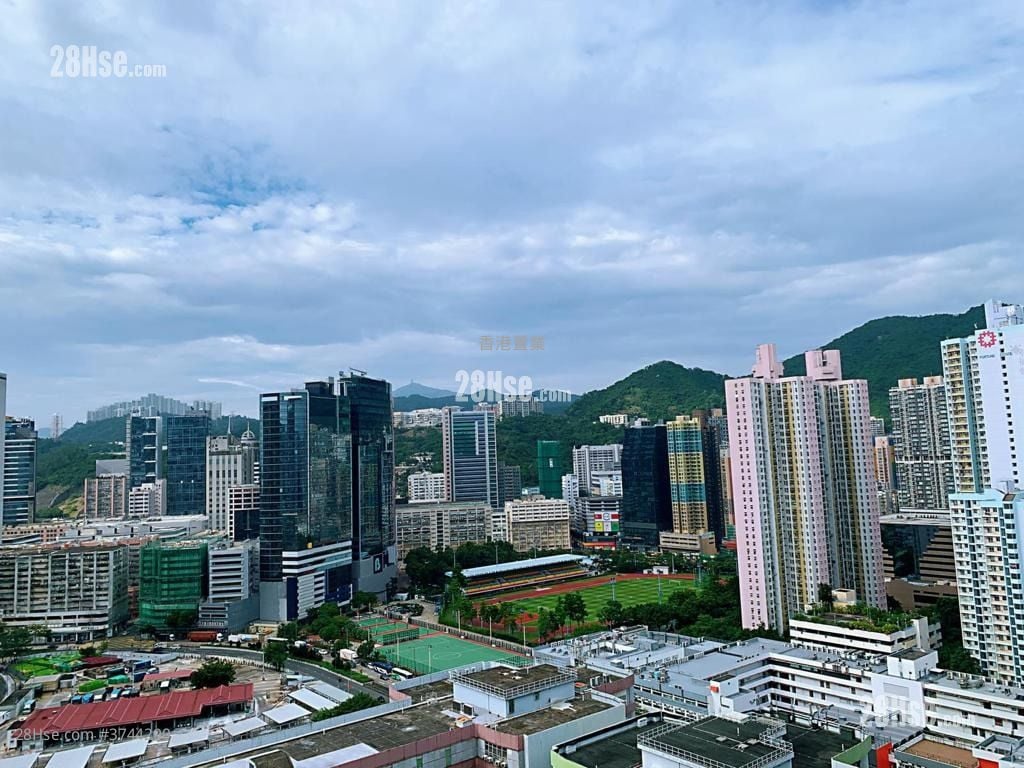 The Sparkle Sell 2 Bedrooms , 1 Bathroom 511 ft²