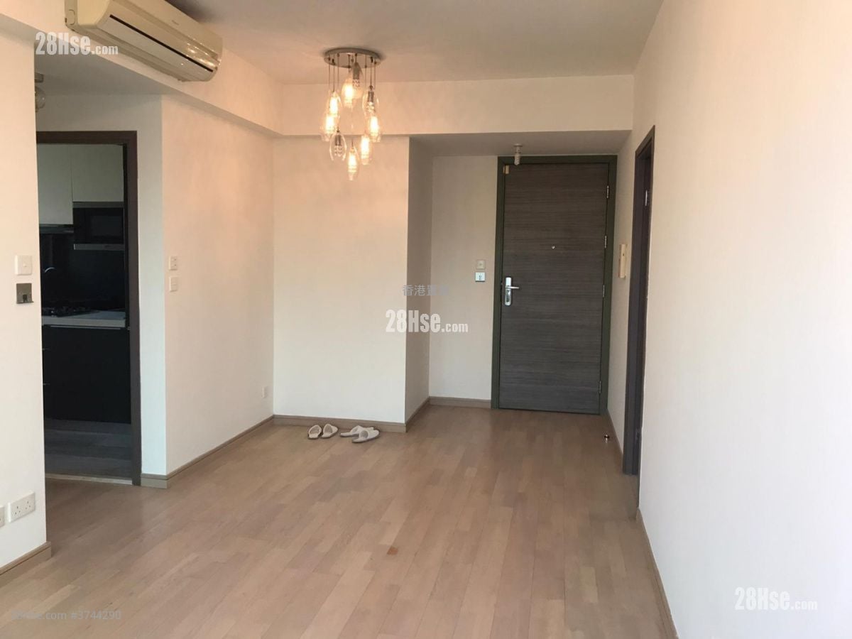 The Sparkle Sell 2 Bedrooms , 1 Bathroom 511 ft²