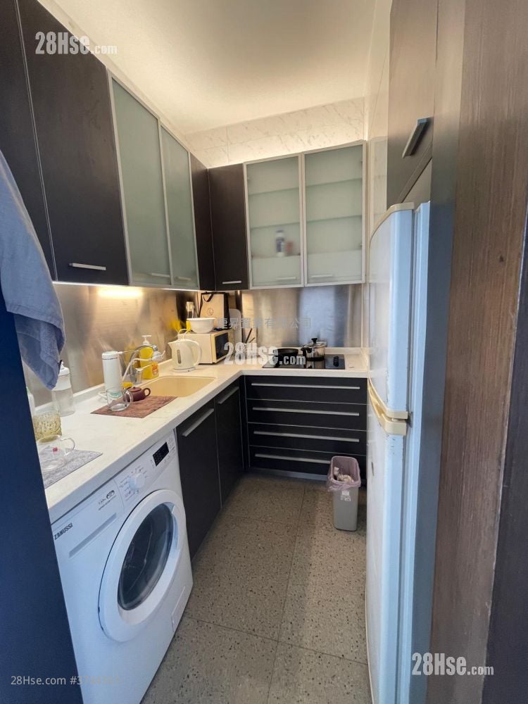 The Metropolis Residence Sell 2 Bedrooms , 1 Bathroom 488 ft²