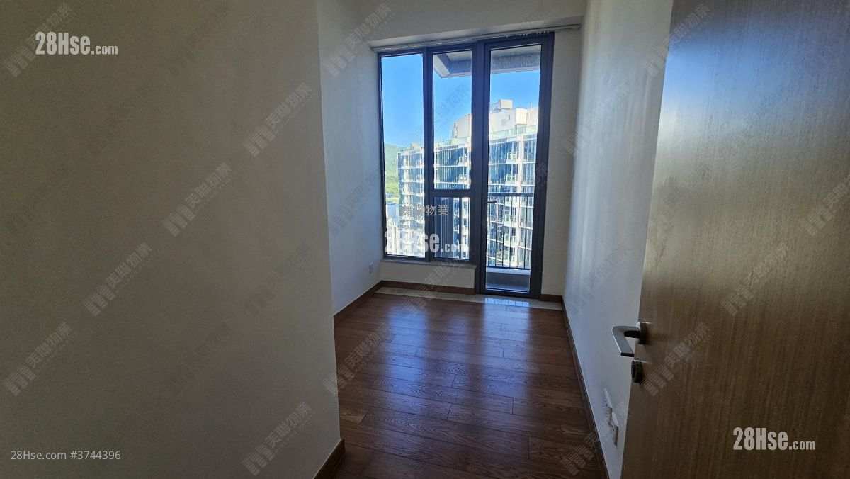 The Papillons Sell 2 Bedrooms 529 ft²