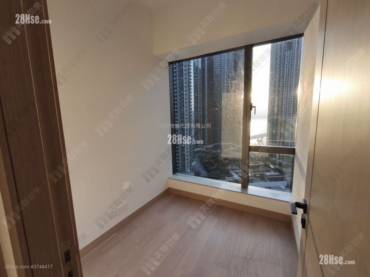 Seasons Place 租盤 3 房 , 2 浴室 665 平方呎