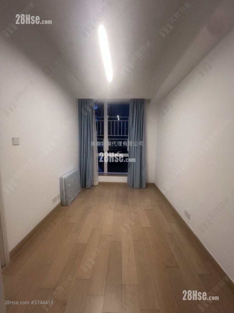 Monterey Sell 1 Bedroom , 1 Bathroom 364 ft²