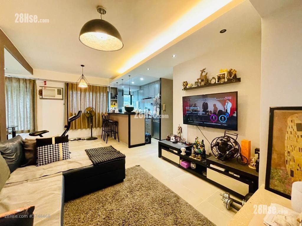 Villa Sapphire Sell 3 Bedrooms , 2 Bathrooms 702 ft²