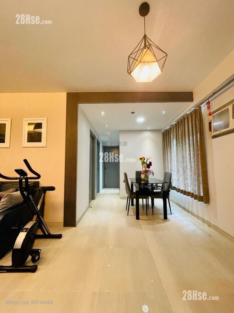 Villa Sapphire Sell 3 Bedrooms , 2 Bathrooms 702 ft²