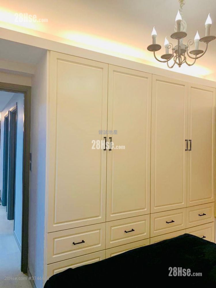 Villa Sapphire Sell 3 Bedrooms , 2 Bathrooms 702 ft²