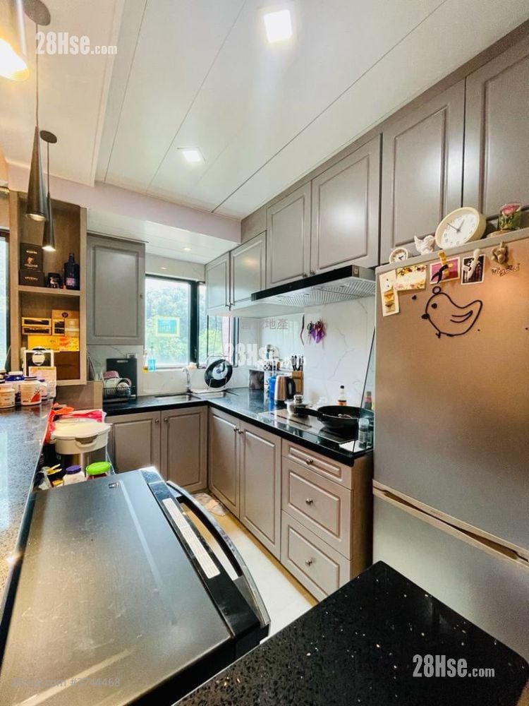 Villa Sapphire Sell 3 Bedrooms , 2 Bathrooms 702 ft²