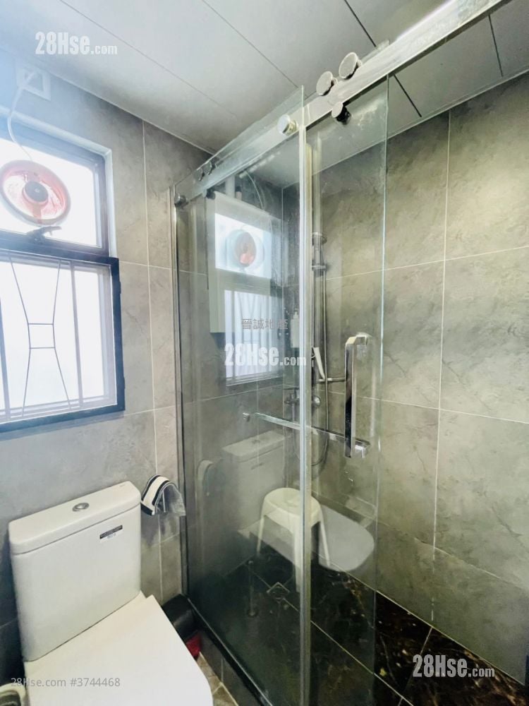 Villa Sapphire Sell 3 Bedrooms , 2 Bathrooms 702 ft²