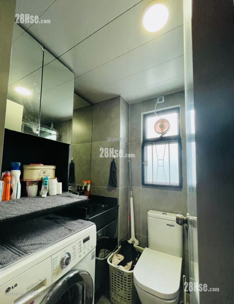 Villa Sapphire Sell 3 Bedrooms , 2 Bathrooms 702 ft²