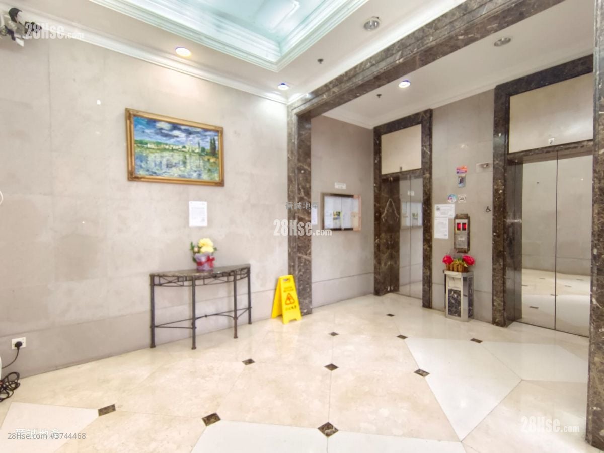 Villa Sapphire Sell 3 Bedrooms , 2 Bathrooms 702 ft²