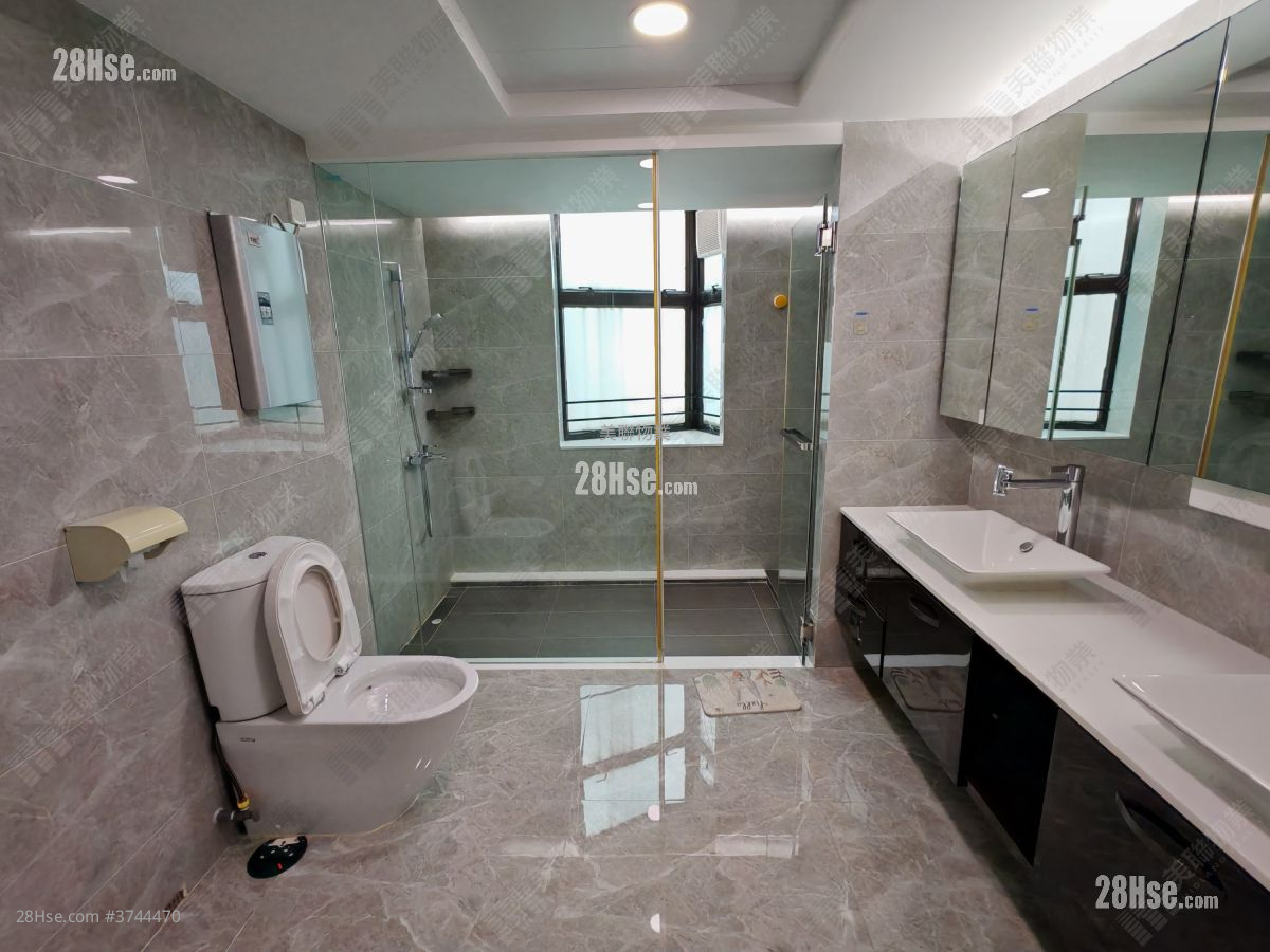 駿景園 租盤 4 房 , 4 浴室 2,478 平方呎