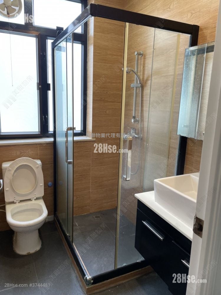 何文田街29-31号 售盘 3 房 1,496 平方尺